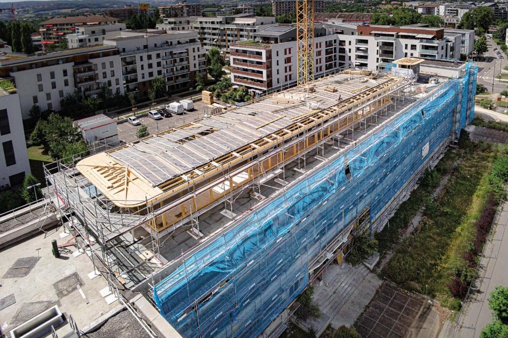 Charpente toiture en cours, Crédit Mutuel, Annecy